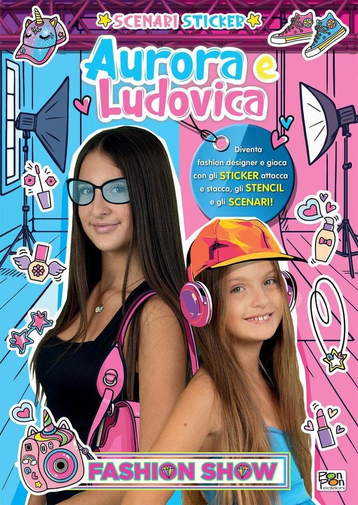 Fashion show. Aurora e Ludovica. Scenari sticker